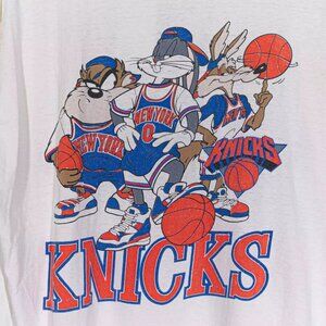 New York Knicks White Short Sleeve T shirt retro looney tunes